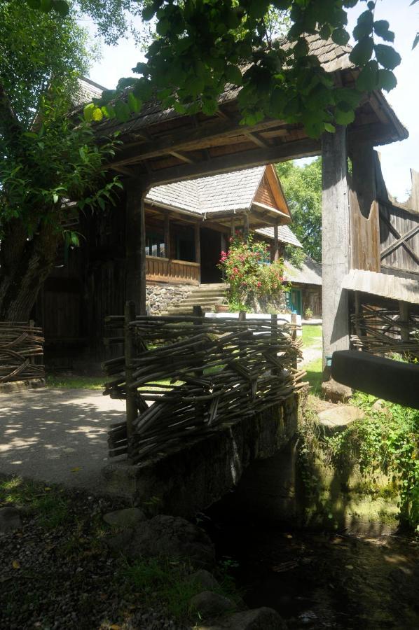 The Village Pension Breb Exterior photo